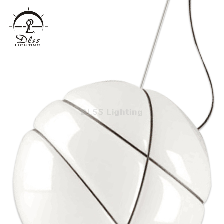 مصباح Penant الزجاج الأبيض المعدني الحديث من Globe منتصف القرن مع غطاء زجاجي أبيض حليبي لغرفة النوم ، مصباح متدلي على شكل كرة أرضية